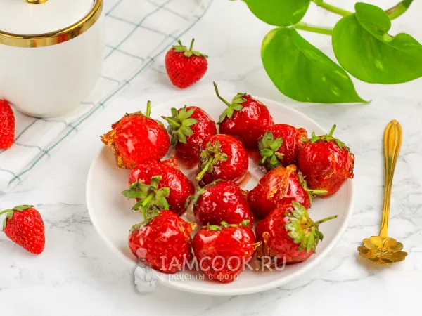 Фото блюда: Клубника в карамели («в стекле»)