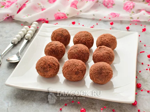 Фото блюда: Конфеты из печенья и какао с маслом