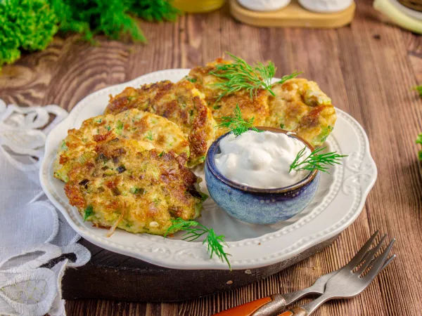 Фото блюда: Оладьи из брокколи с сыром