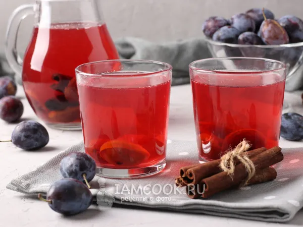 Фото блюда: Компот из слив в кастрюле