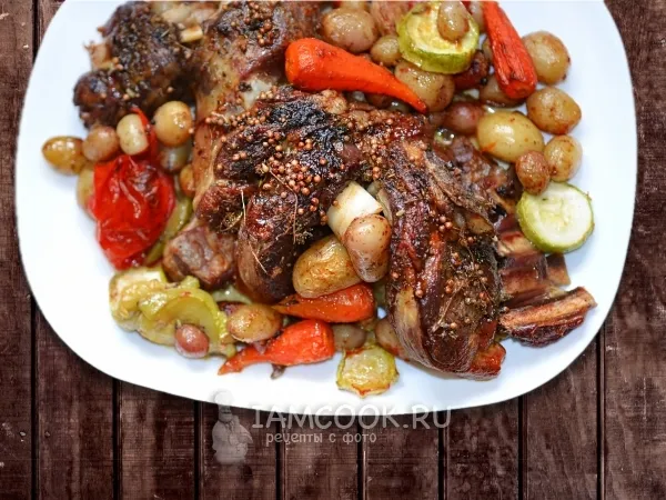 Фото блюда: Баранья нога с картошкой в духовке