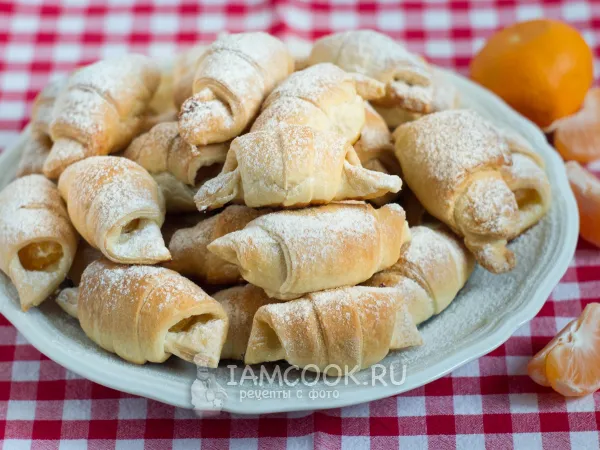 Фото блюда: Рогалики из слоеного теста с мандаринами