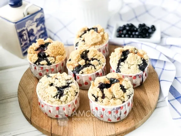 Фото блюда: Маффины с ягодами и штрейзелем