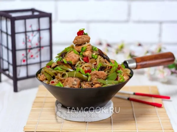 Фото блюда: Стир фрай с курицей и лапшой ширатаки