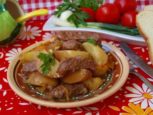 Фото блюда: Рагу из говядины с картофелем