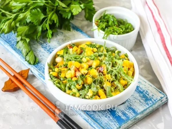 Фото блюда: Салат с кукурузой и водорослями чука