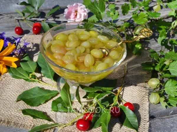 Фото блюда: Царское варенье из крыжовника (с водкой и вишневыми листьями)