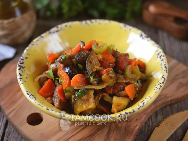 Фото блюда: Тушеная говядина с баклажанами
