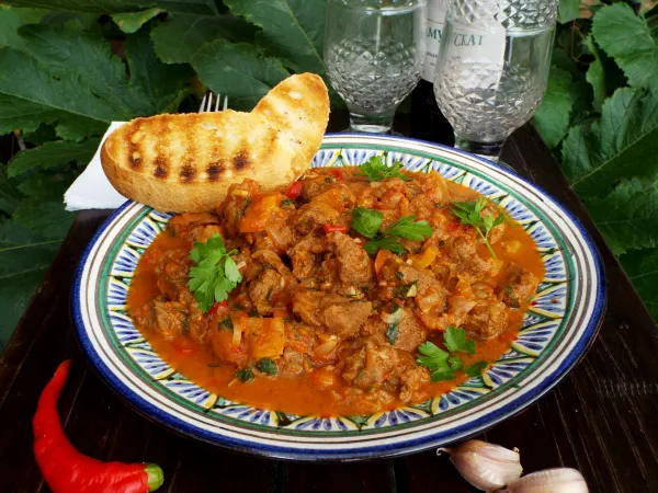 Фото блюда: Чашушули в казане на костре