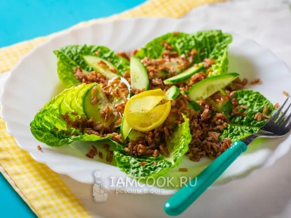 Фото блюда: Салат с красным рисом и огурцом