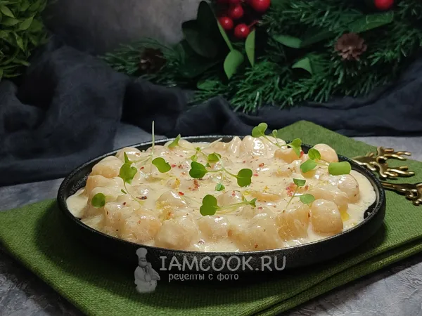 Фото блюда: Гребешки в сливочном соусе с чесноком