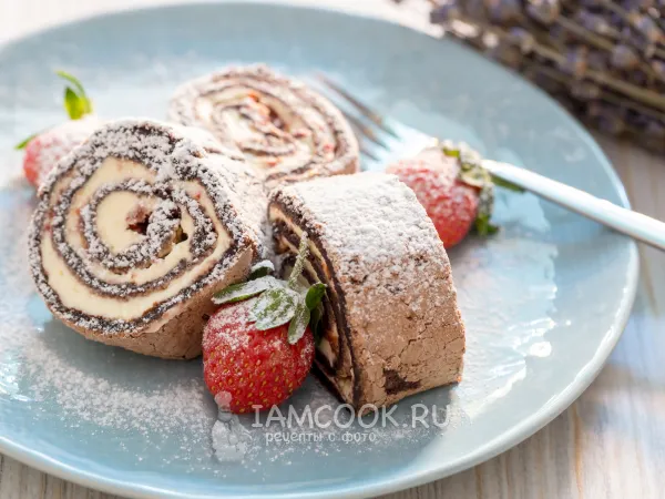 Фото блюда: Шоколадный меренговый рулет со сливочным кремом
