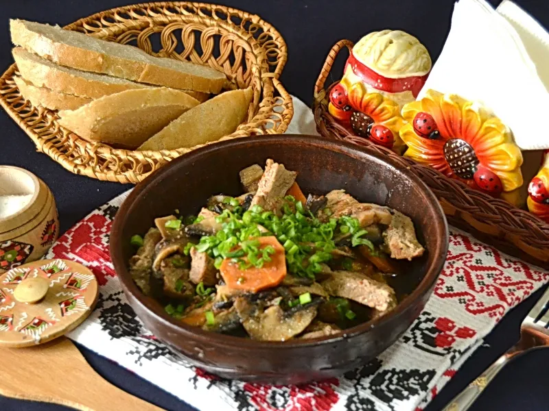 Фото блюда: Тушёная говядина с грибами