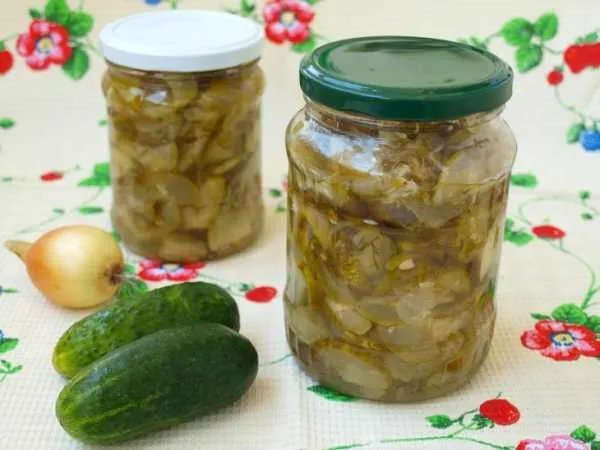 Фото блюда: Салат из огурцов и лука на зиму