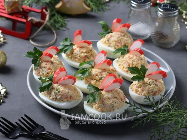 Фото блюда: Яйца, фаршированные крабовыми палочками и сыром