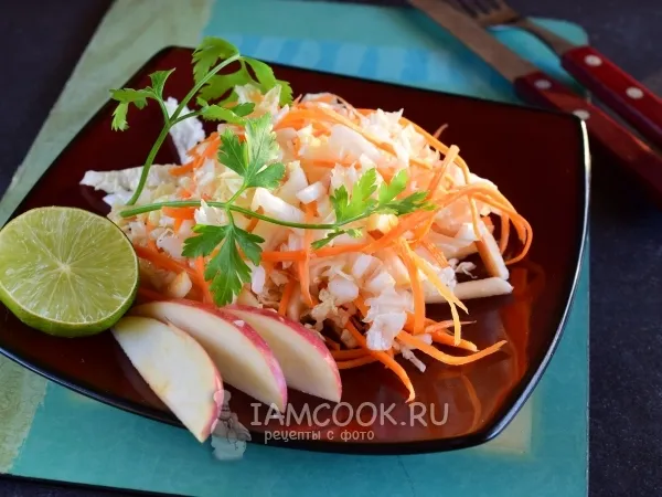 Фото блюда: Салат «Витаминный» из капусты и моркови