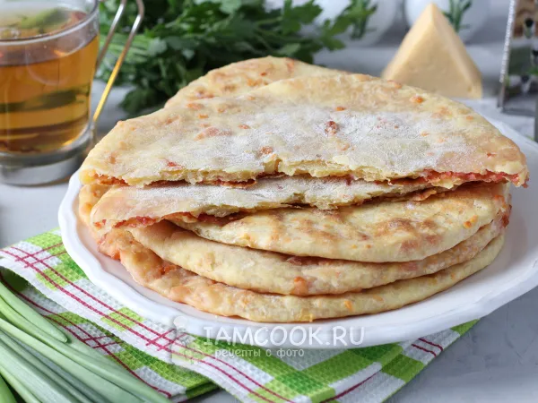 Фото блюда: Лепешки с колбасой и сыром в духовке (на молоке)
