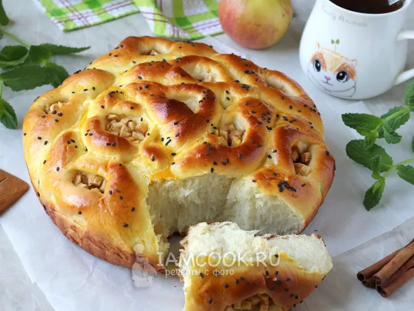 Фото блюда: Отрывной пирог с яблоками (из дрожжевого теста)