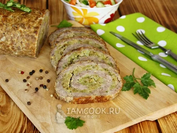 Фото блюда: Мясной рулет с начинкой из брокколи