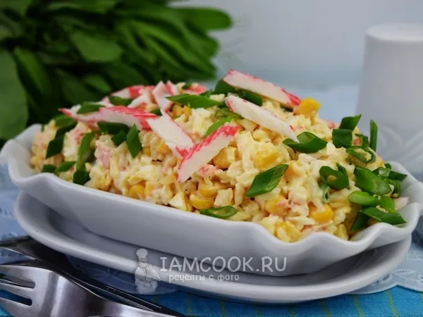 Фото блюда: Крабовый салат с рисом и кукурузой