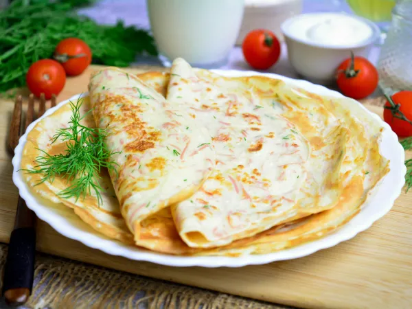 Фото блюда: Яичные блинчики с колбасой