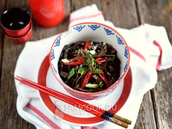 Фото блюда: Салат из древесных грибов в азиатском стиле