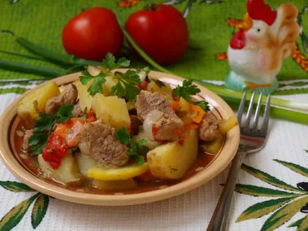 Фото блюда: Рагу из свинины с картошкой