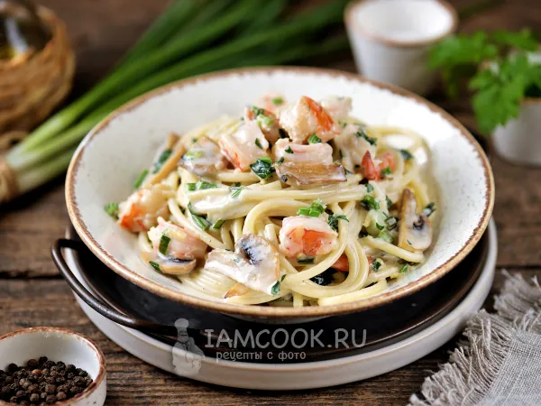 Фото блюда: Паста с креветками и кокосовым молоком
