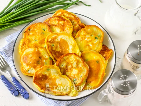 Фото блюда: Ленивые «пирожки» на кефире с луком и яйцом
