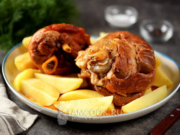 Фото блюда: Рулька в томатном соусе