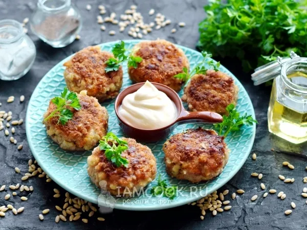 Фото блюда: Мясные котлеты с перловкой