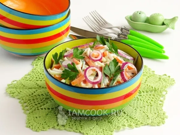 Фото блюда: Салат из кальмаров с морковью и огурцом