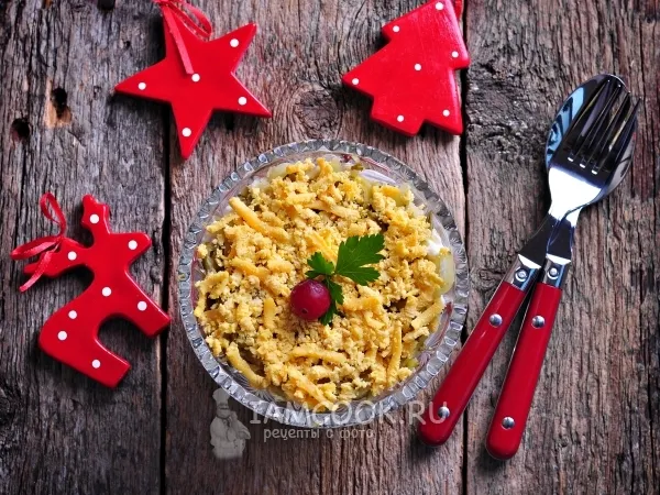 Фото блюда: Салат слоеный со шпротами