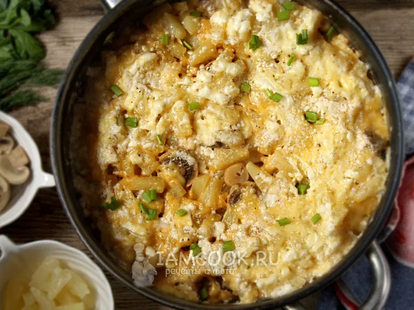 Фото блюда: Мясо по-французски с ананасом и грибами