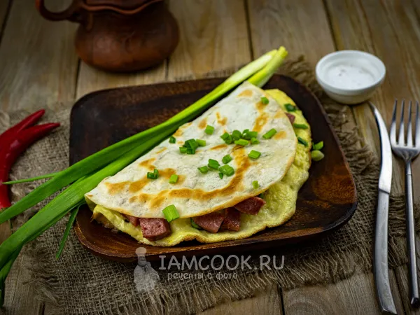 Фото блюда: Яичница с колбасой в лаваше