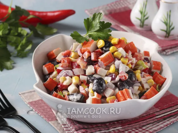 Фото блюда: Салат с фасолью, кукурузой и крабовыми палочками