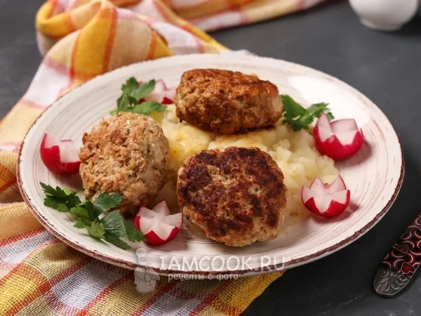 Фото блюда: Котлеты из индейки с творогом и пекинской капустой