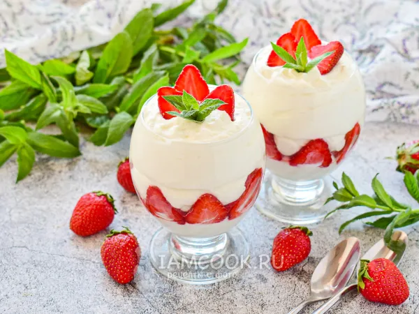 Фото блюда: ПП десерт с клубникой и творогом