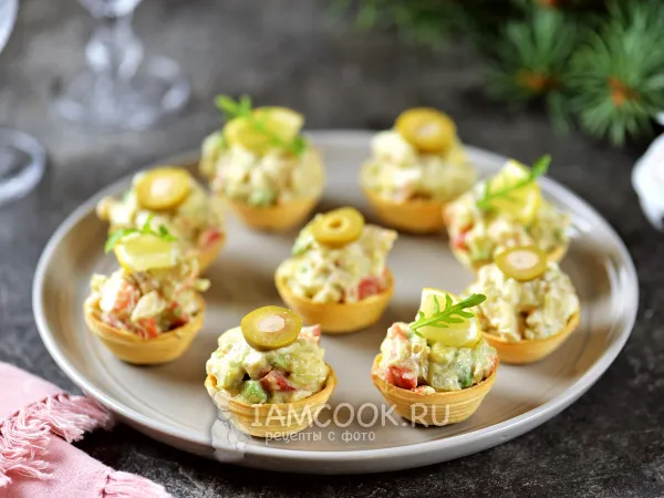 Фото блюда: Салат с авокадо и креветками в тарталетках