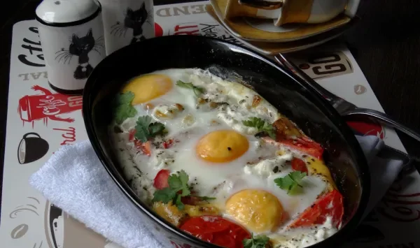 Фото блюда: Помидоры с яйцом и сыром в духовке