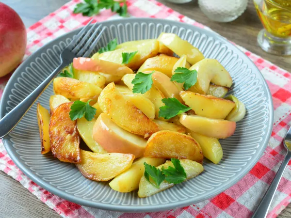 Фото блюда: Жареная картошка с яблоками