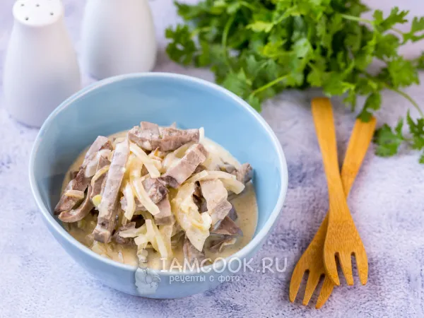 Фото блюда: Свиное сердце в сметане с луком