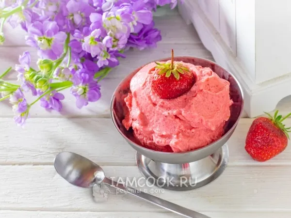 Фото блюда: Клубничное мороженое со сливками