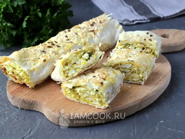 Фото блюда: Рулет из лаваша с творогом и семенами в духовке