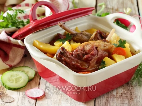 Фото блюда: Тушеная утка с картошкой