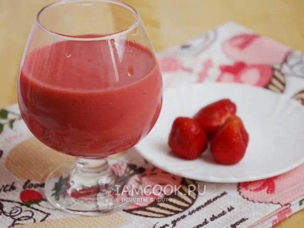 Фото блюда: Коктейль со сливками и клубникой