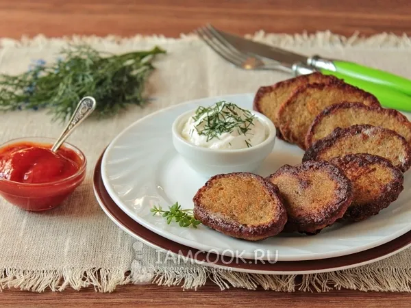 Фото блюда: Печеночные оладьи из говяжьей печени с морковью
