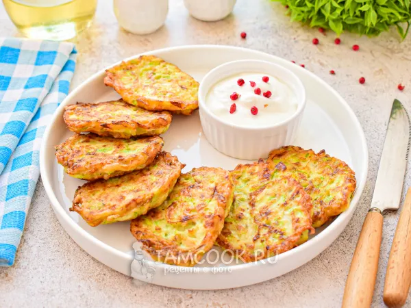Фото блюда: Самые простые оладьи из кабачков
