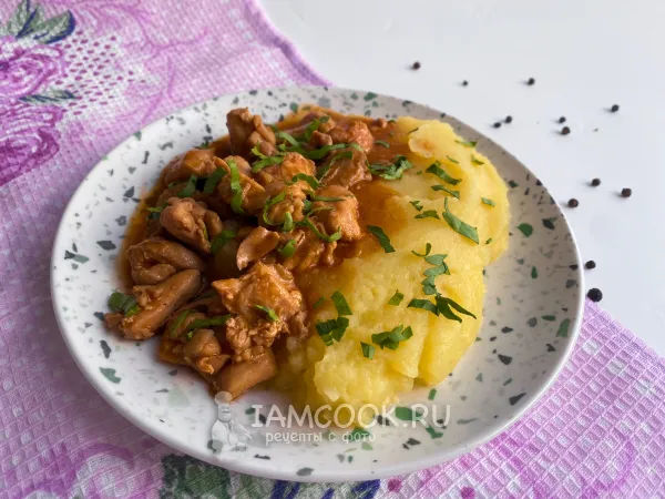 Фото блюда: Курочка в пикантном соусе в казане