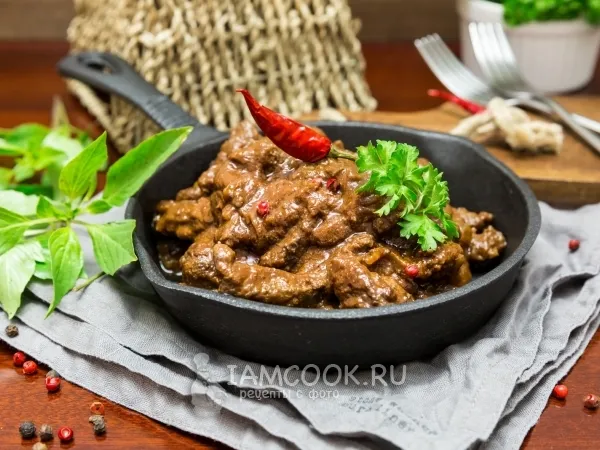 Фото блюда: Печень говяжья, тушенная в томатно-соевом соусе